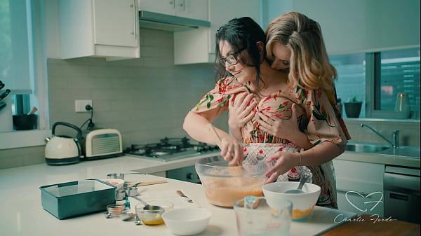 Watch Charlie Forde Tease Chasey All While She Continues To Bake In Her Kitchen thumbnail