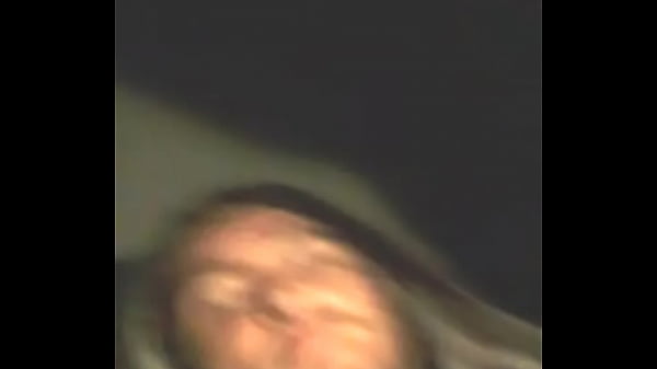 Jack Cwel siada na butelke  