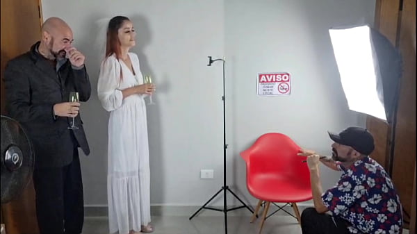 Play MP4 - Noiva trai marido com fot&oacute;grafo&excl;