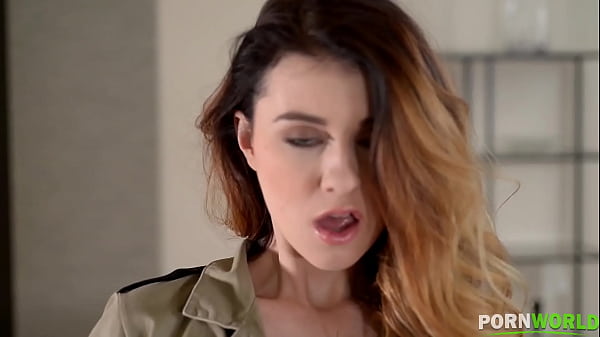 Nonton Commanding Attention - Army Babe Wants Her Pussy Pleased thumbnail