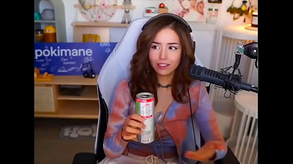 Streamer embarassing nip slip