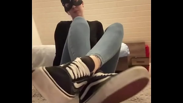 I know how much you love it when you see how sweaty my soles are &bull;full video on #whitesocks #sweaty 