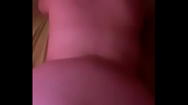 Nalgona le encanta de perrito 