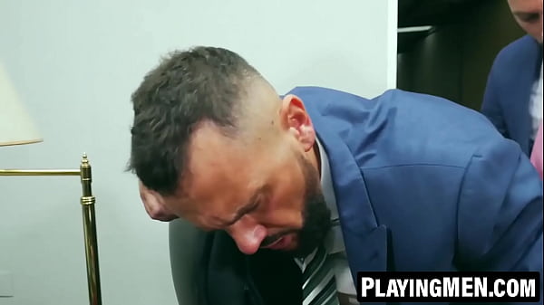 Menatplay Newcomers Andrea Suarez And Viciousmen Work In The Accounting Department. thumbnail