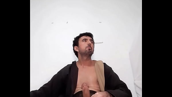 Play MP4 - Pau Grande de 25 cm Empinado jorrando leite Pau enorme na cueca transparente preta sexy e blusa transparente preta e jaqueta aberta