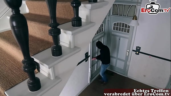 Deutsche frau bei selbstbefriedigung erwischt und dann direkt feucht gebumst