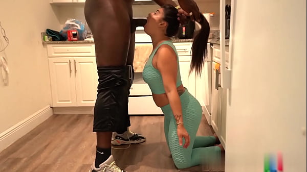 Washing Dishes & Sucking The Dick Of A Giant thumbnail