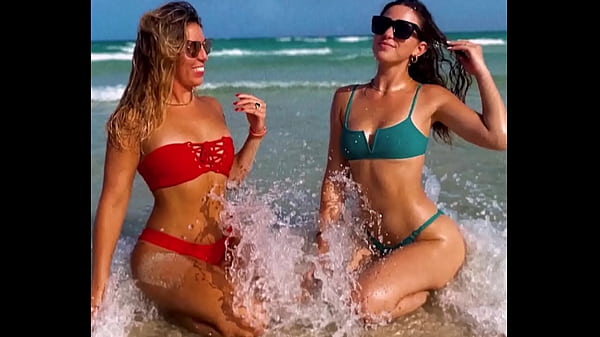 Hot chicks in bikinis pt3