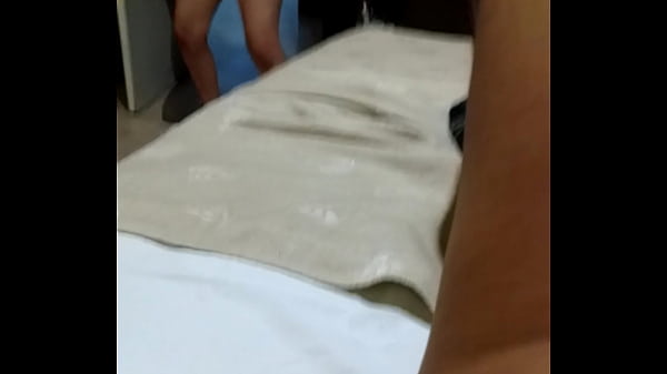 esposa puta se muestra en hotel comenten subo mas 