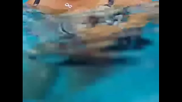 Play MP4 - BBW DD tits float in the pool