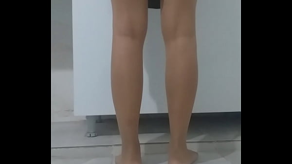 Tesettürlü türk_kadınıbulaşık yıkarken etek altı_ifşa