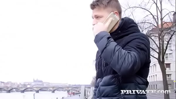 Cayla Lyons_the top_model issplit in two