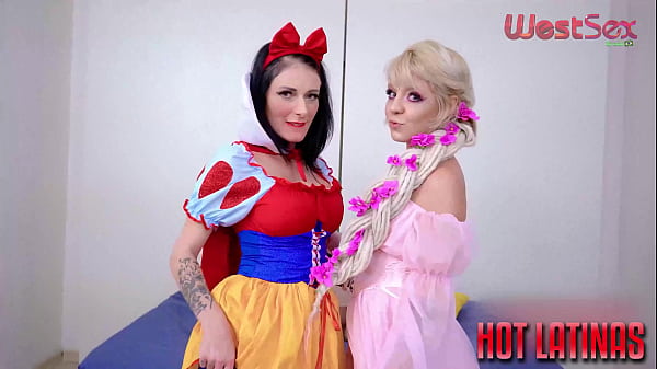 Nonton Branca De Neve E A Fadinha Dos Filmes M&aacute;gicos Da Disney Chegaram Pra Fazer Uma Putaria Juntas Dando Muito O Cu thumbnail