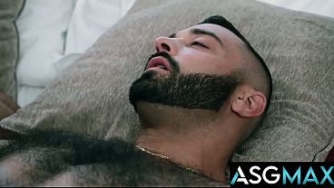 Hairy Muscle Hunk Experiments with Stepbrother 