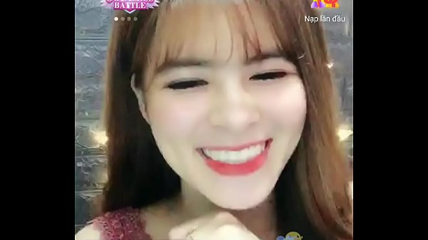 Hotgirl Nguyệt_livestream trênUplive