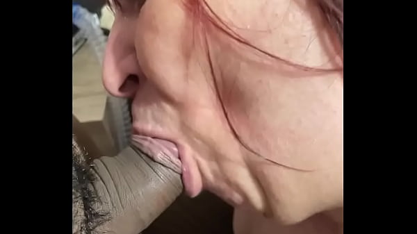 Play MP4 - Coolmarina El vecino no soporta escucharme y viene a follarme