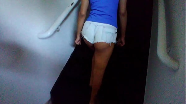 Traindo O Marido O Solteiro thumbnail