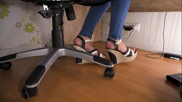 Play MP4 - Spying On Hot Secretary Teasing Sexy Feet In High Heels Underdesk