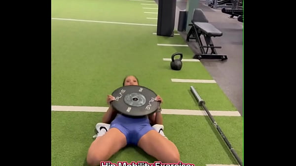 25lb overhead strengthens shoudlers traps & triceps hip mobility strengthens hip flexors i comp 