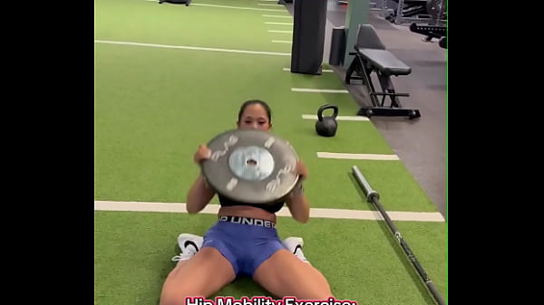 25lb overhead strengthens shoudlers traps & triceps hip mobility strengthens hip flexors i comp 