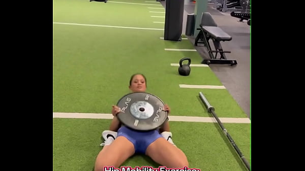 25lb overhead strengthens shoudlers traps & triceps hip mobility strengthens hip flexors i comp 