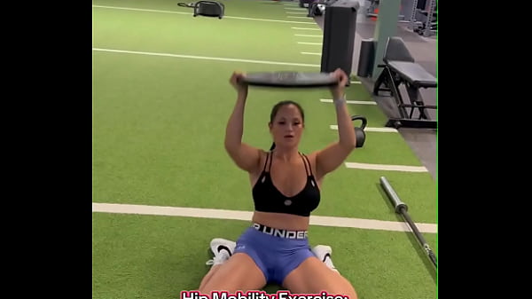 25lb overhead strengthens shoudlers traps & triceps hip mobility strengthens hip flexors i comp 