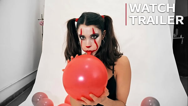 Nonton Amazing Ass Sexiest Pennywise Ever! Arriving Late For Halloween! thumbnail