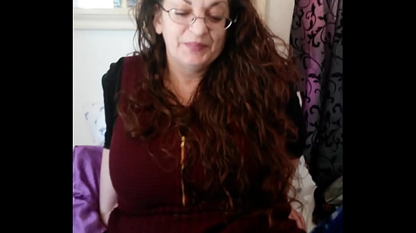 Raven Footjob And Tastes The Cum On Her_Toes