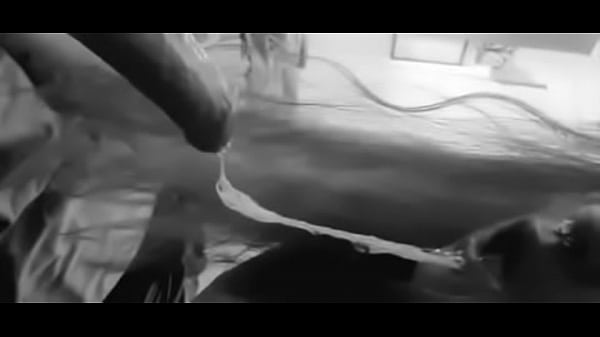 Play MP4 - Black and White Throatfuck