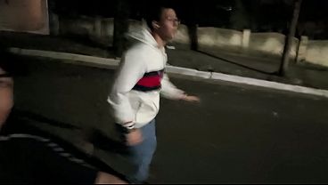 Novinho levado leva altos tapas nas n&aacute_degas enquanto dirige em alta velocidade