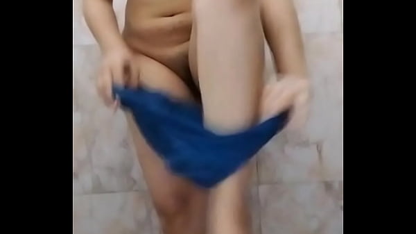 Play MP4 - Indian girl fingring in bathroom dirty talk in Hindi