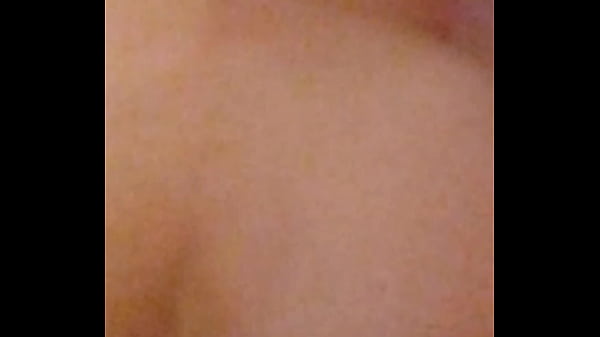 Comendo a coroa rabuda