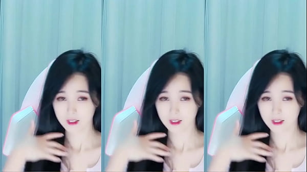 Play MP4 - G&aacute;i Trung Quốc nhảy m&aacute;i nh&agrave; &dstrok;ang ch&aacute;y