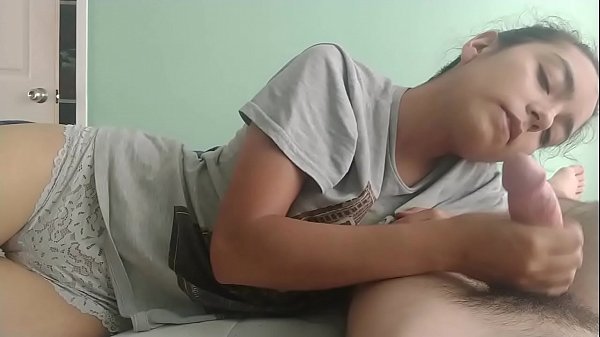 Play MP4 - It comes very strong when I lick the scrotum