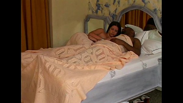 Play MP4 - Metro - Globetrotting 06 - scene 1