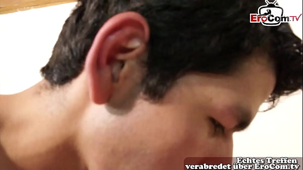 Play MP4 - Zwei sportliche M&auml;nner ficken sich ohne kondom anal