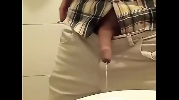 Echando una buena meada... 