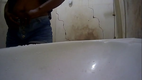 Play MP4 - mijando no banheiro  en pe