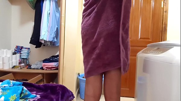 Play MP4 - Indian Stepsister Punjabi Porn Walks Naked &lpar;4&rpar;