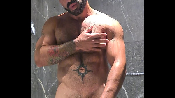 Macroba Paja En El Hotel thumbnail