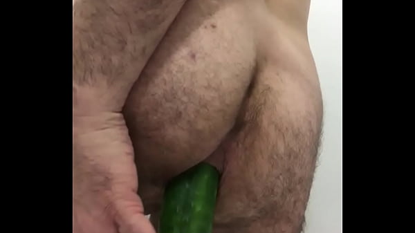 Pepino en el culo 