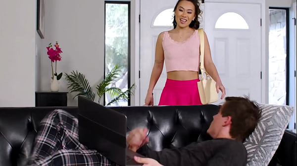 KimmyKimm Sucks Boyfriend s_Cock After Catching Him_Mid Masturbation