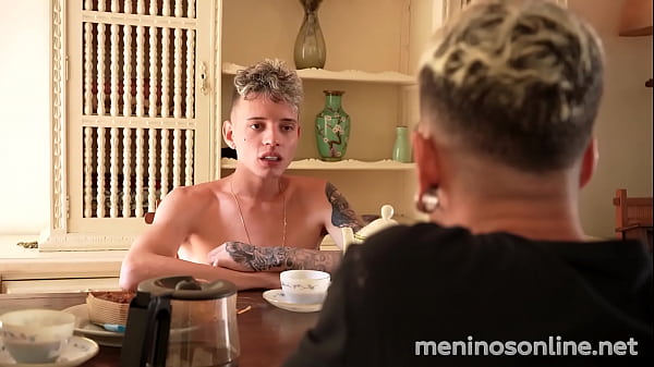 Play MP4 - Arthur Ferri & Fabriccio - Bareback &lpar;O marido da vizinha&rpar; - Teaser