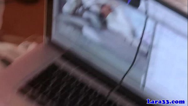 Mature stockings uses toy to_masturbate