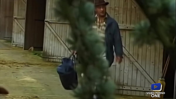 J'adore mettre ma queue dans le cul de belles brunes 