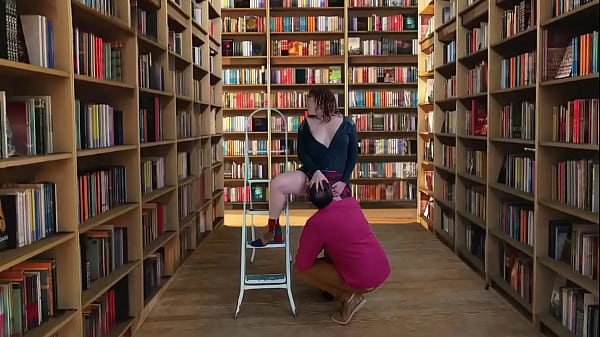 Play MP4 - Mamada al profesor en la biblioteca