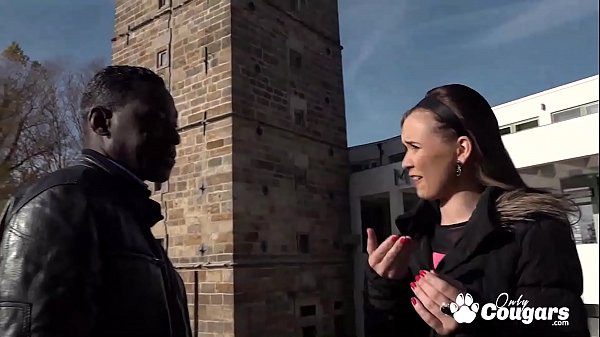 Brunette Joana Black and her husband swapps cumshot 