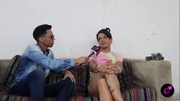 Cayo presa dos veces en su vida pero para ella era un encanto agacharse y recoger el jabon en la ducha con los presos 