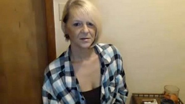 Nonton Hot Milf 1st Smoke And Chat Than Sex thumbnail