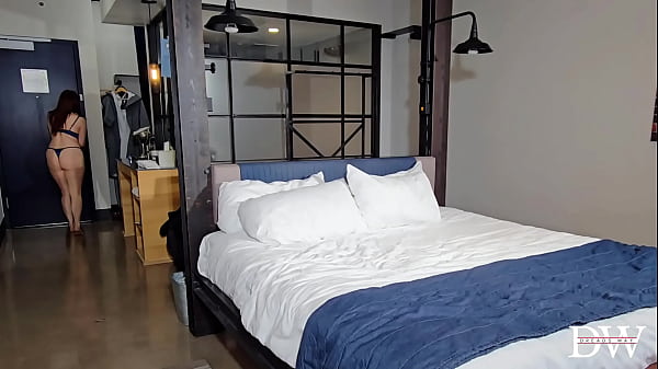 Play MP4 - Melody Mynx fucks BBC before walking around AVN with a fresh Creampie